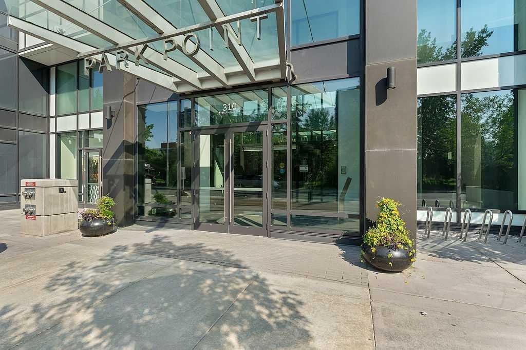 2705-310 12 Avenue Sw, Calgary, AB - Outdoor