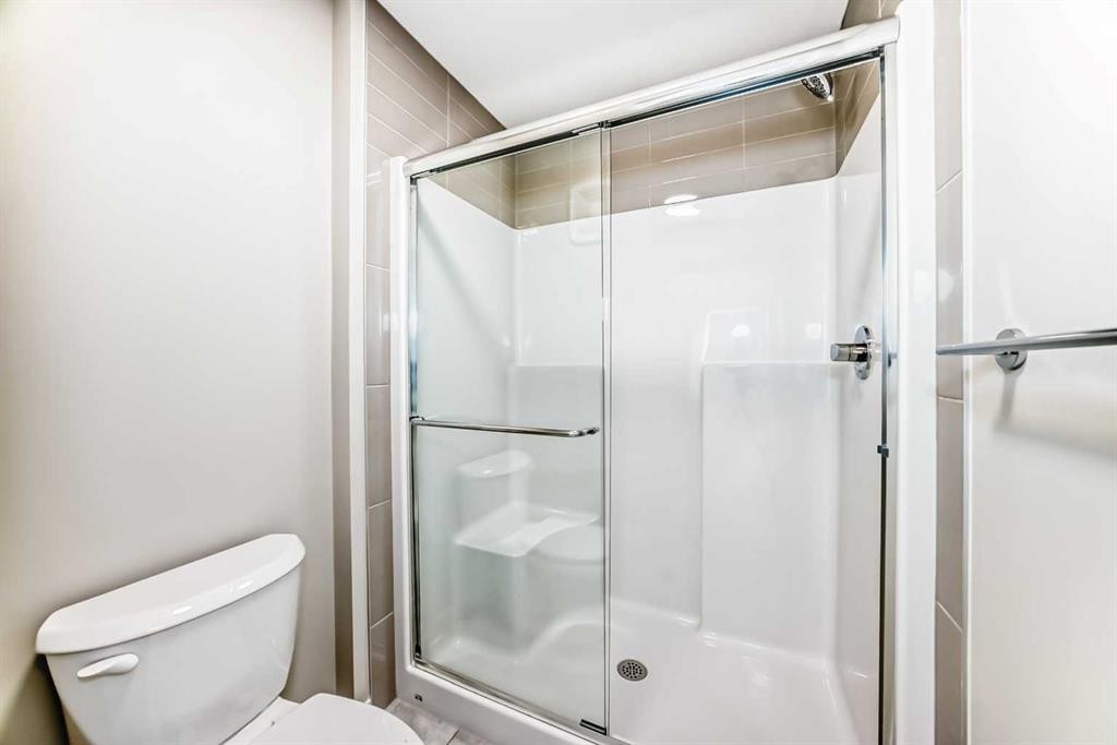 103 Sawgrass Gate Nw, Airdrie, AB - Indoor Photo Showing Bathroom