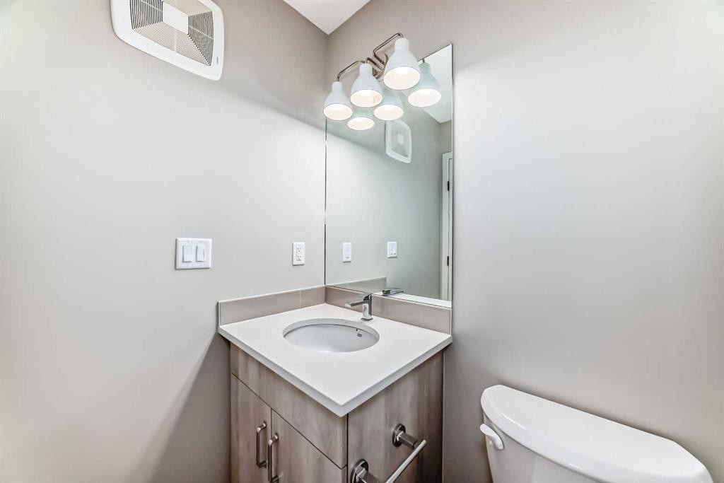 103 Sawgrass Gate Nw, Airdrie, AB - Indoor Photo Showing Bathroom