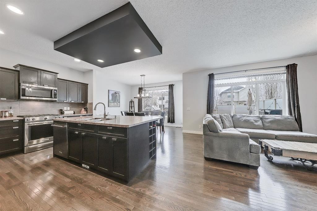 9 Copperleaf Way Se, Calgary, AB