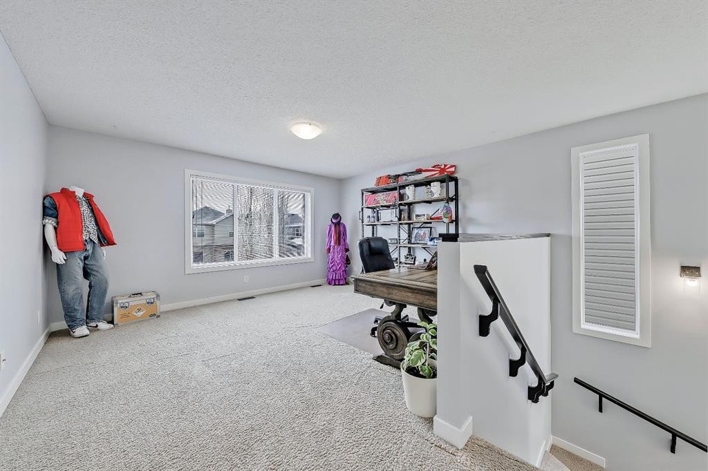 9 Copperleaf Way Se, Calgary, AB