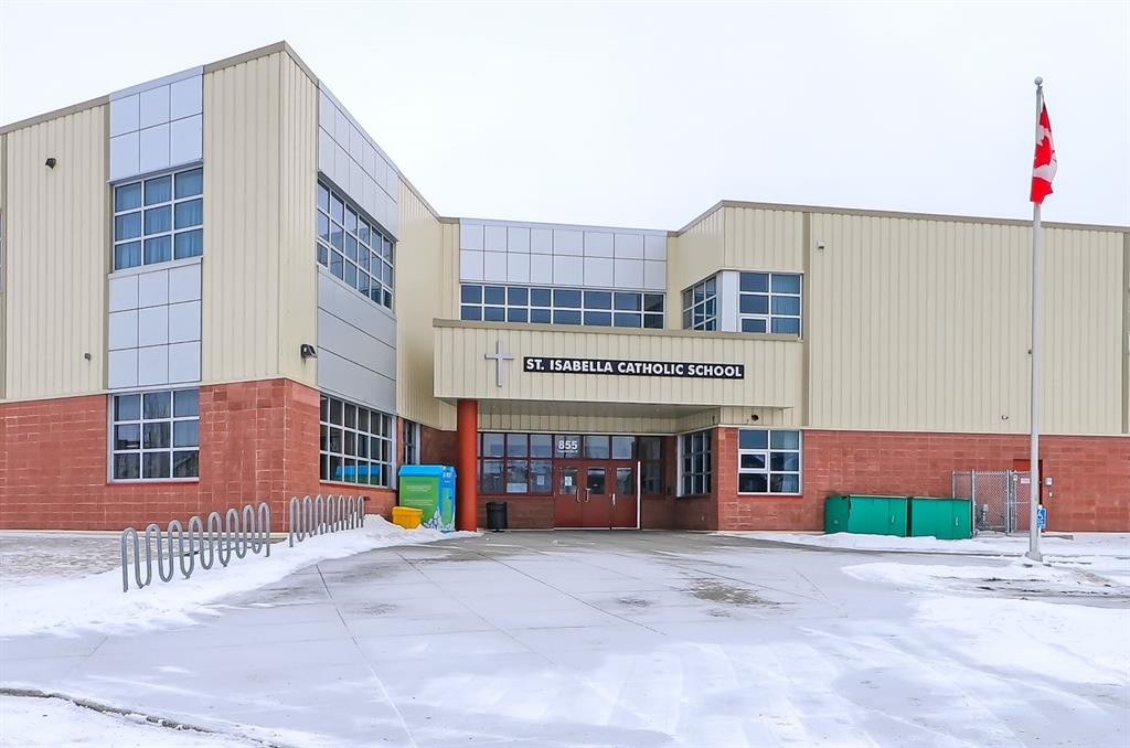 9 Copperleaf Way Se, Calgary, AB