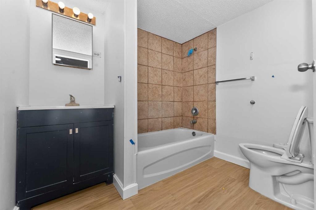 247 Taracove Estate Drive Ne, Calgary, AB - Indoor Photo Showing Bathroom