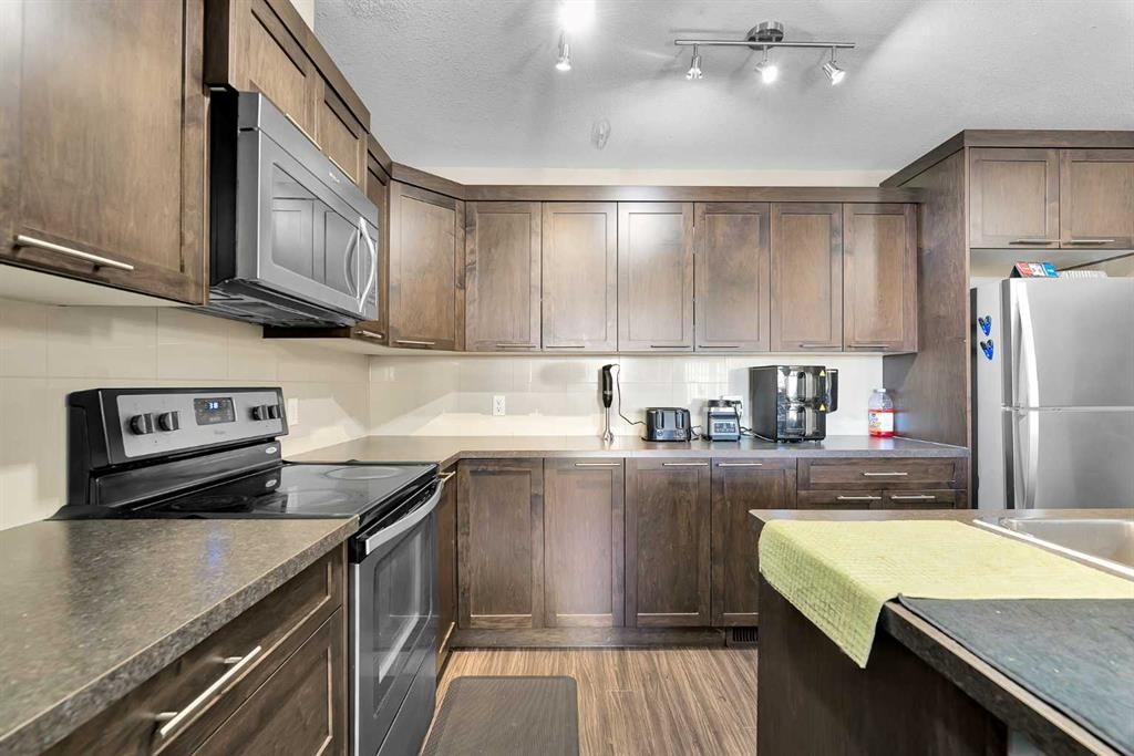 909 Skyview Ranch Grove, Calgary, AB - Indoor Photo Showing Kitchen