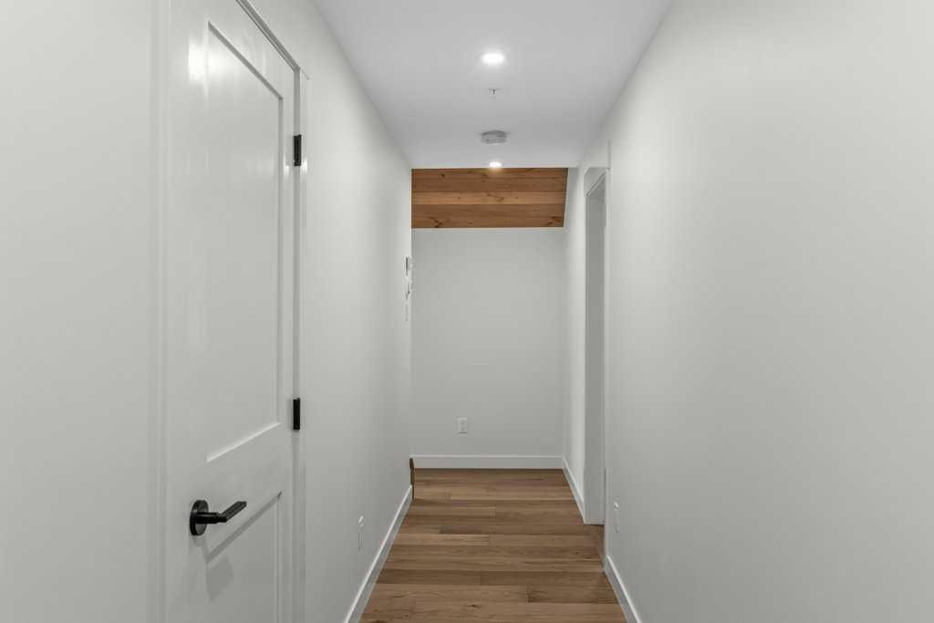 407-1505 Spring Creek Gate, Canmore, AB - Indoor Photo Showing Other Room