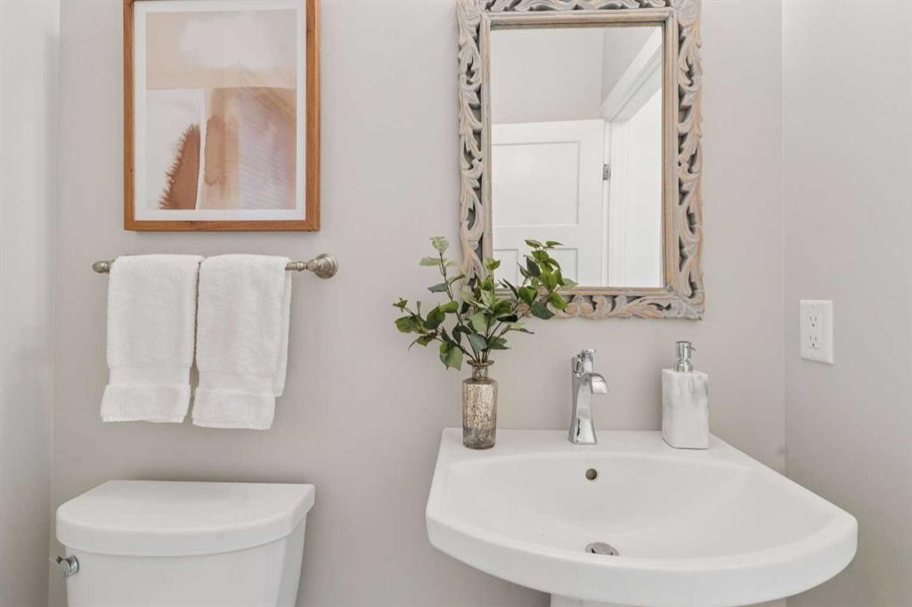 47 Sundown Way, Cochrane, AB