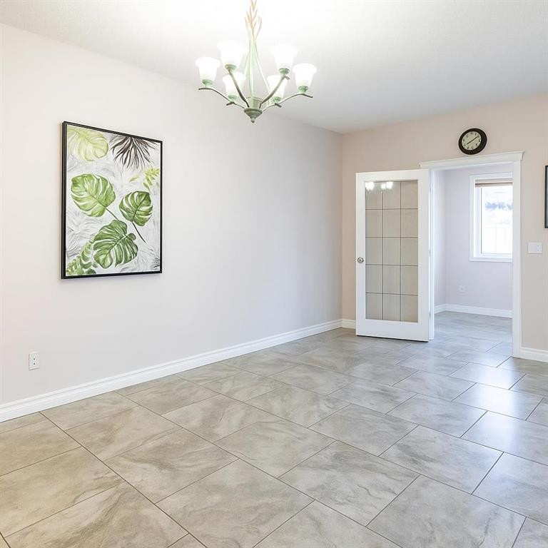 1421 40 Street Sw, Calgary, AB - Indoor Photo Showing Other Room