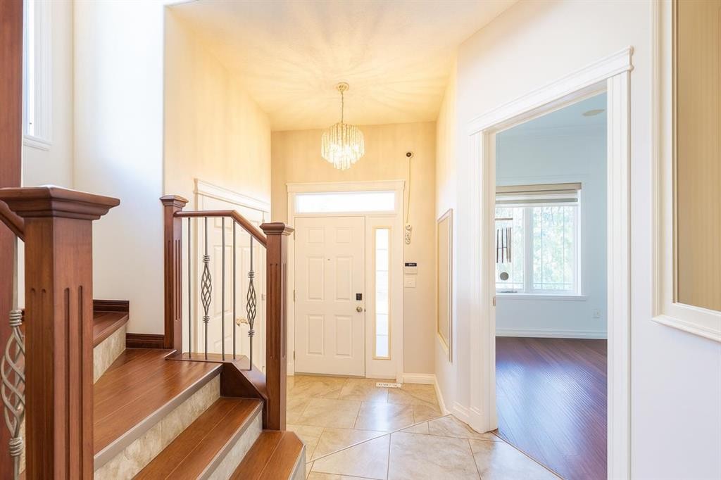 1421 40 Street Sw, Calgary, AB - Indoor Photo Showing Other Room