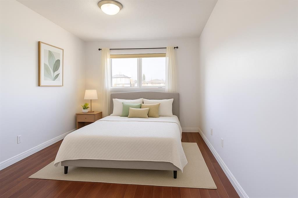 1421 40 Street Sw, Calgary, AB - Indoor Photo Showing Bedroom