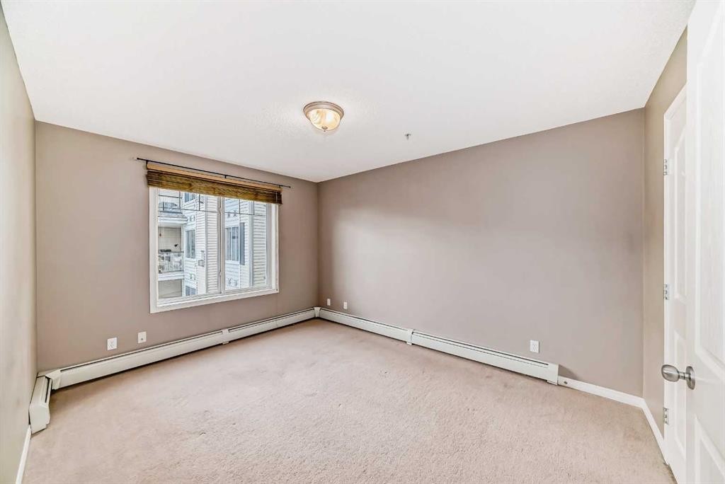303-369 Rocky Vista Park Nw, Calgary, AB - Indoor Photo Showing Other Room