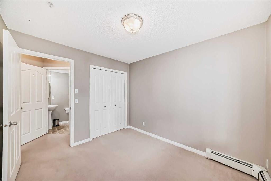 303-369 Rocky Vista Park Nw, Calgary, AB - Indoor Photo Showing Other Room