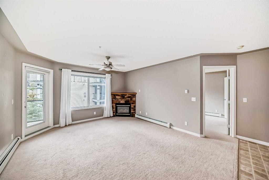 303-369 Rocky Vista Park Nw, Calgary, AB - Indoor Photo Showing Other Room