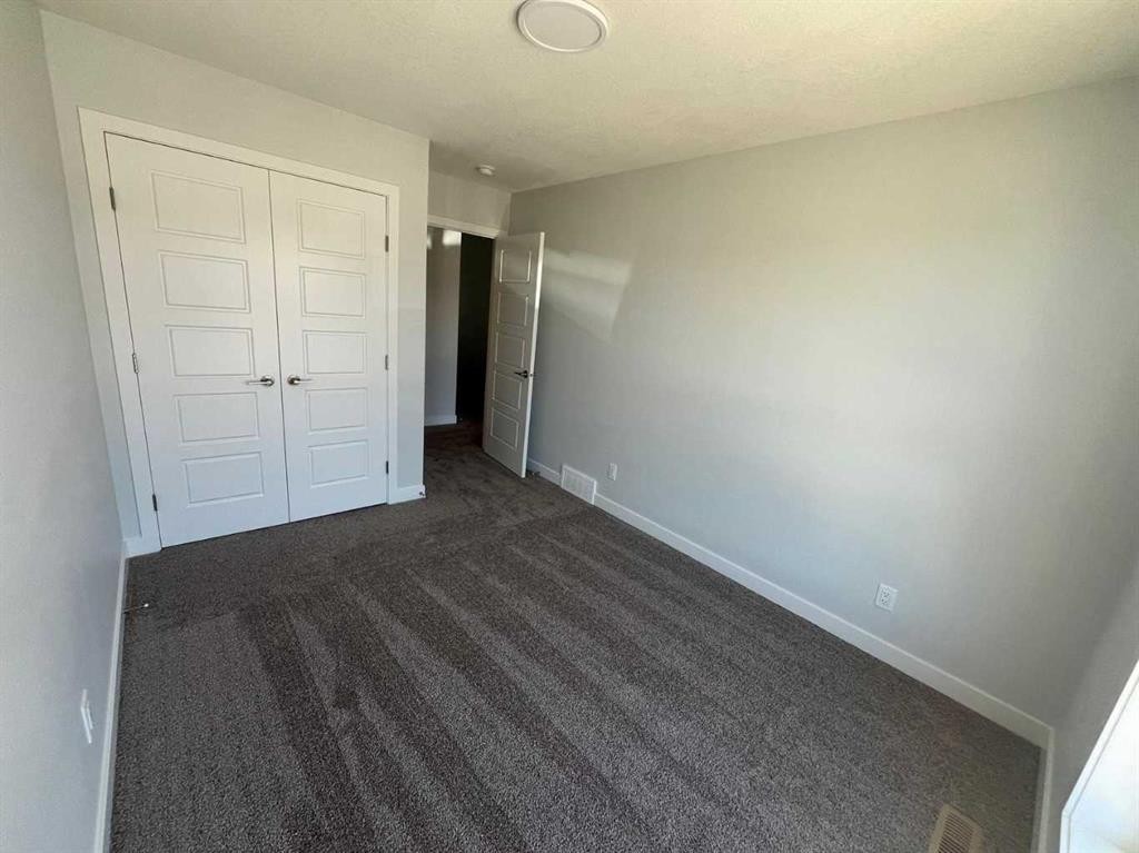 229 Edith Road Nw, Calgary, AB - Indoor Photo Showing Other Room