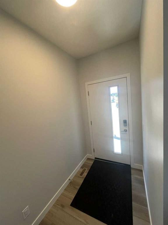 229 Edith Road Nw, Calgary, AB - Indoor Photo Showing Other Room