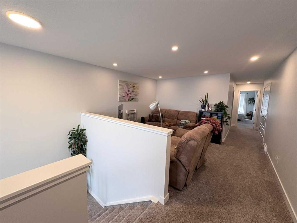 229 Edith Road Nw, Calgary, AB - Indoor Photo Showing Other Room