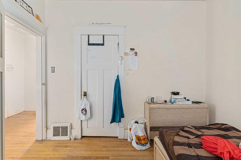 216 15 Avenue Nw, Calgary, AB - Indoor