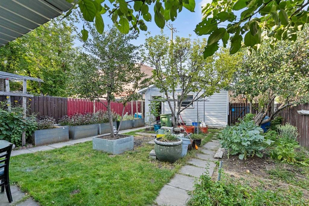 218 15 Avenue Nw, Calgary, AB - Outdoor