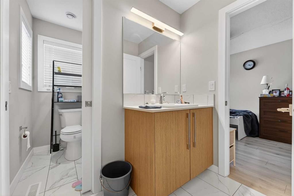 132 Corner Meadows Gate Ne, Calgary, AB - Indoor Photo Showing Bathroom