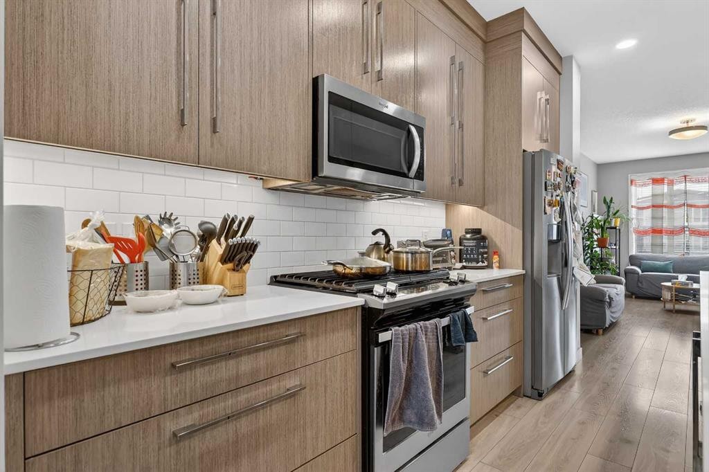 132 Corner Meadows Gate Ne, Calgary, AB - Indoor Photo Showing Kitchen With Upgraded Kitchen