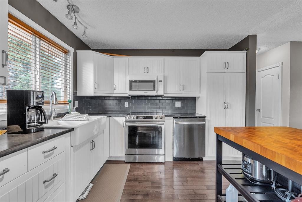 9883 Athens Road Se, Calgary, AB