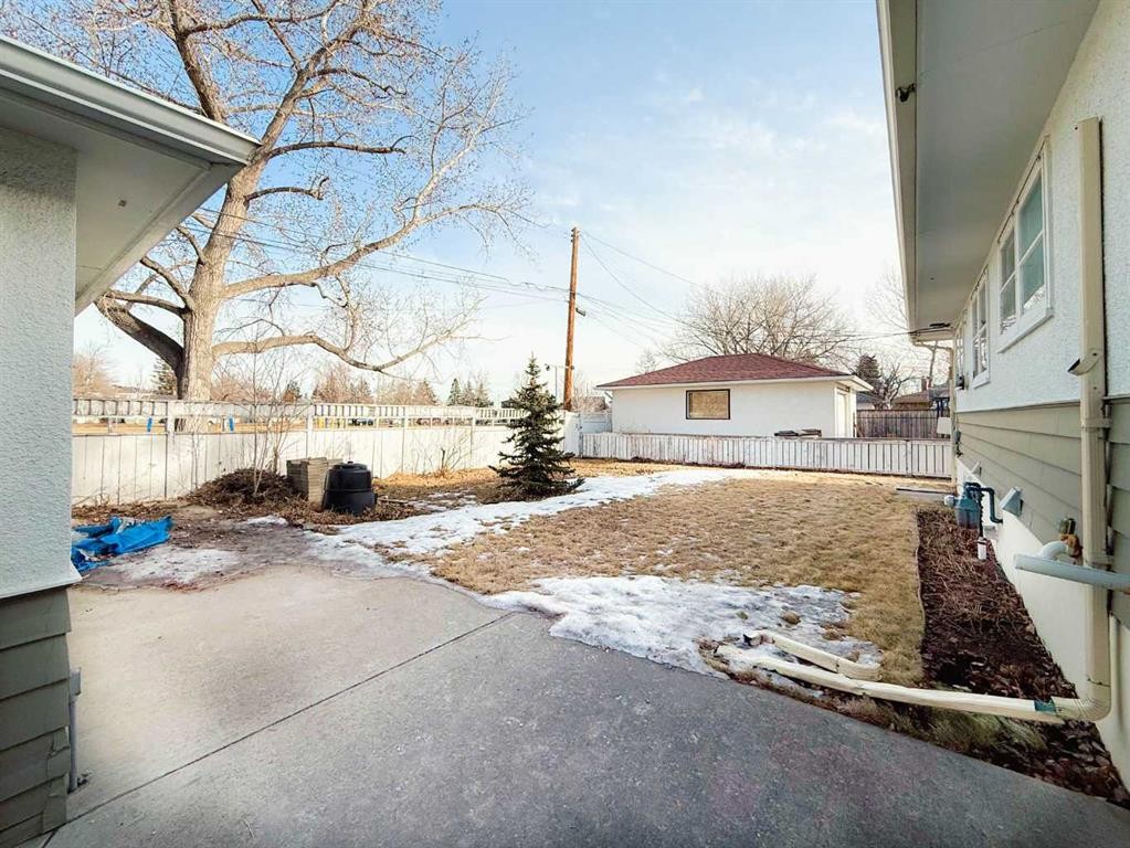 10 Marlowe Place Ne, Calgary, AB - Outdoor