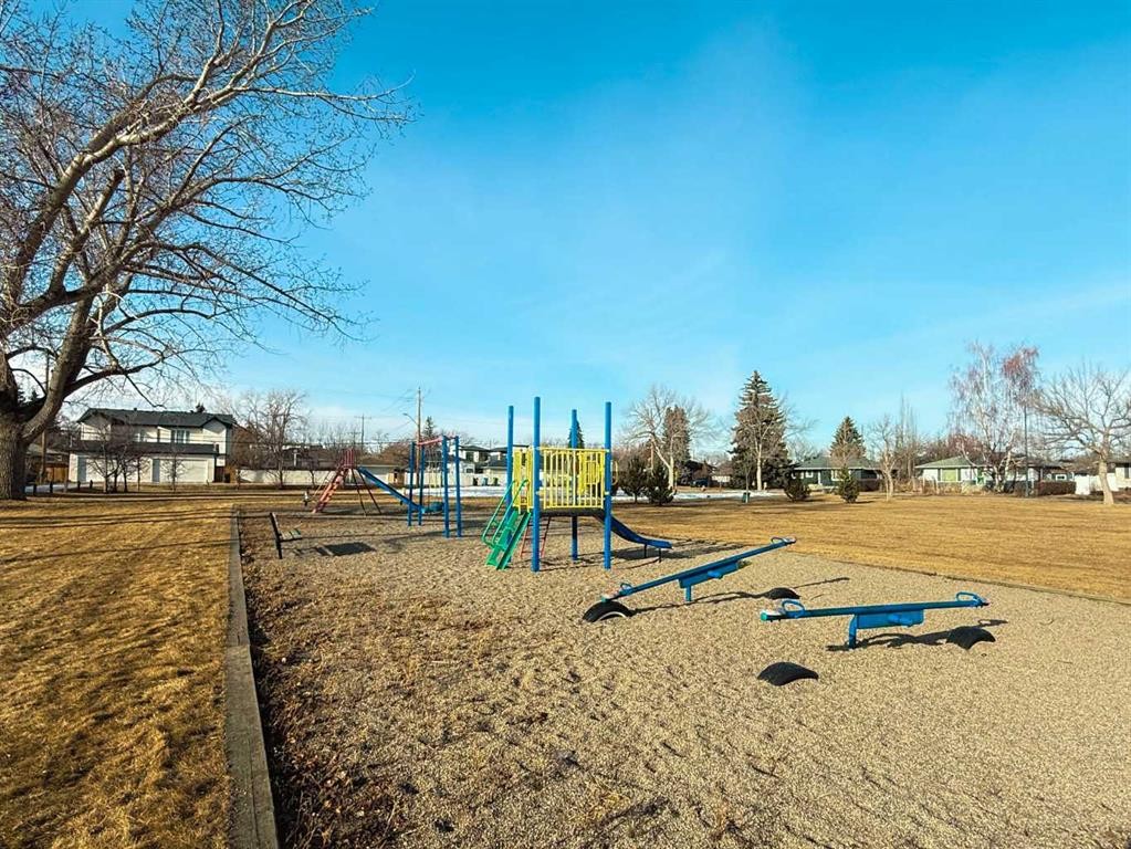 10 Marlowe Place Ne, Calgary, AB - Outdoor With View