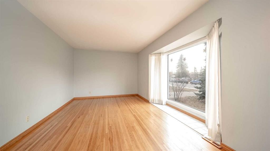 10 Marlowe Place Ne, Calgary, AB - Indoor Photo Showing Other Room