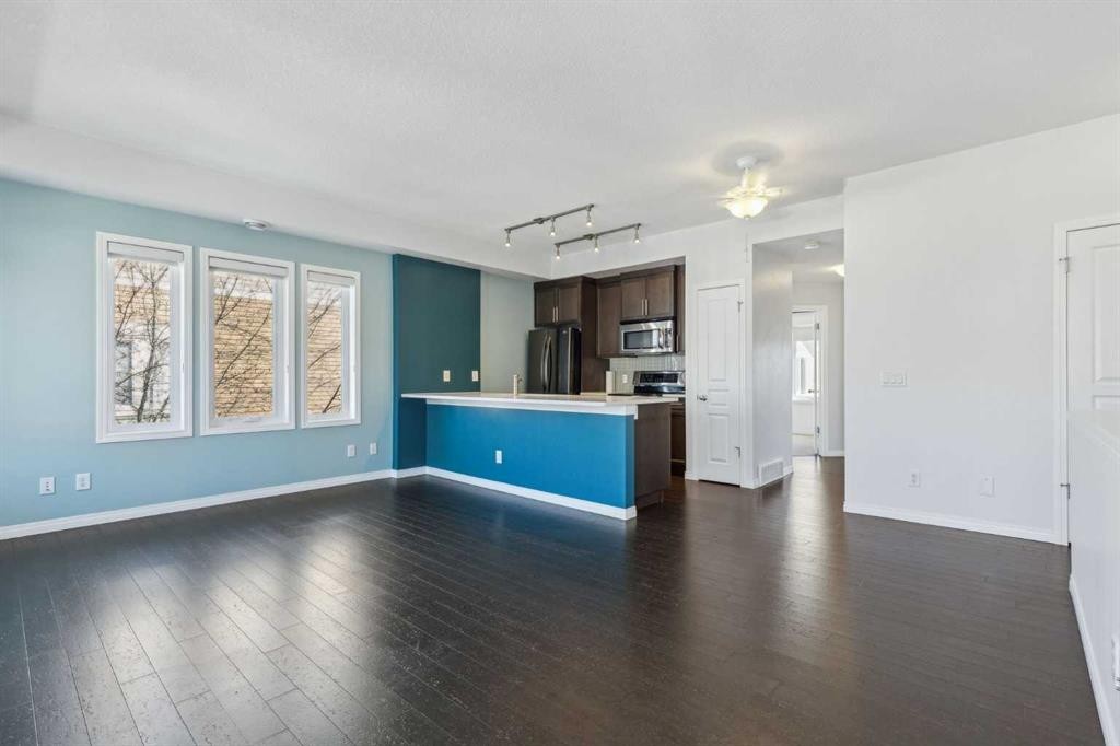 1006 Auburn Bay Square Se, Calgary, AB - Indoor Photo Showing Kitchen