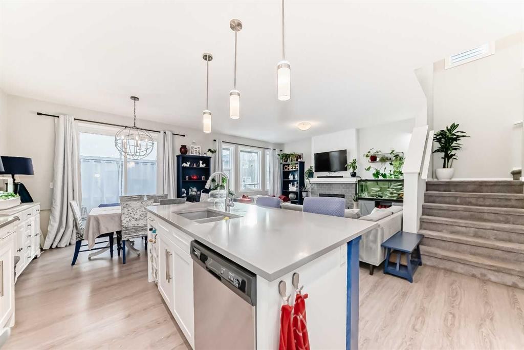 325 Sundown View, Cochrane, AB