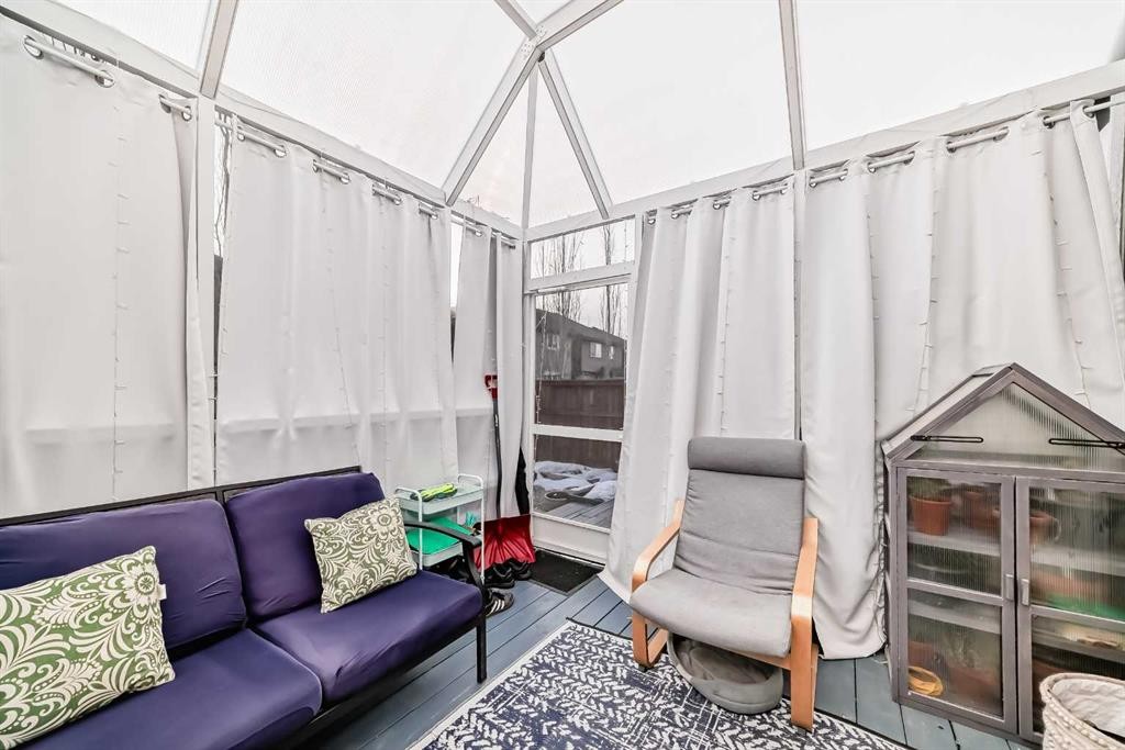 325 Sundown View, Cochrane, AB