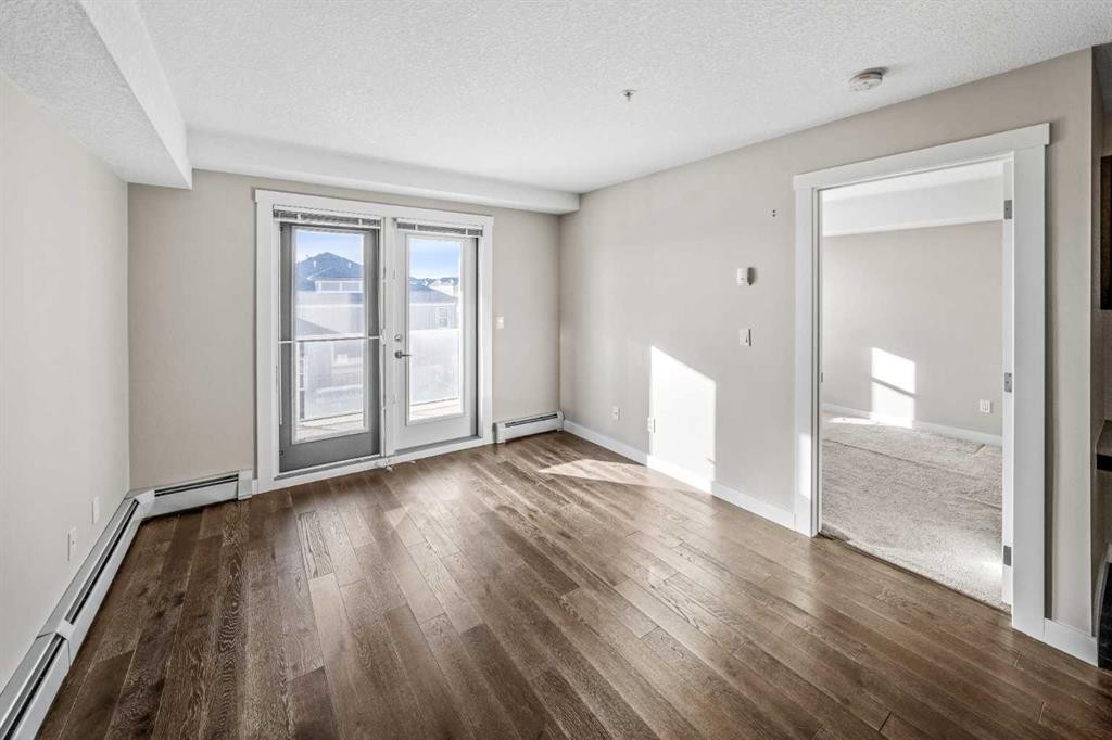 304-2300 Evanston Square Nw, Calgary, AB - Indoor Photo Showing Other Room