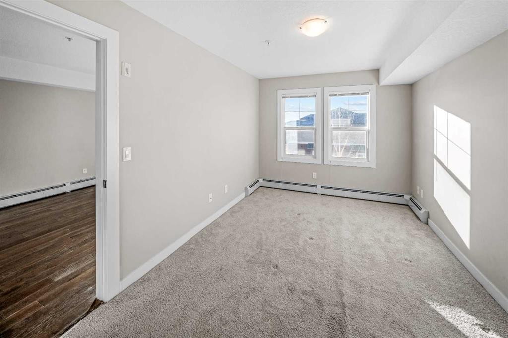 304-2300 Evanston Square Nw, Calgary, AB - Indoor Photo Showing Other Room