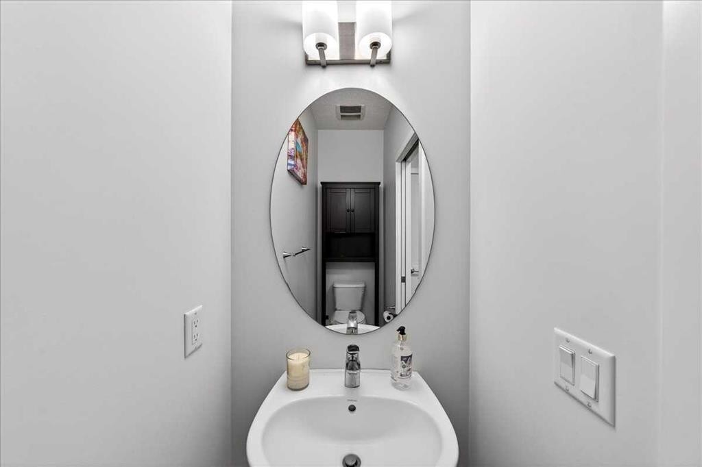 43 Chaparral Valley Common Se, Calgary, AB - Indoor Photo Showing Bathroom