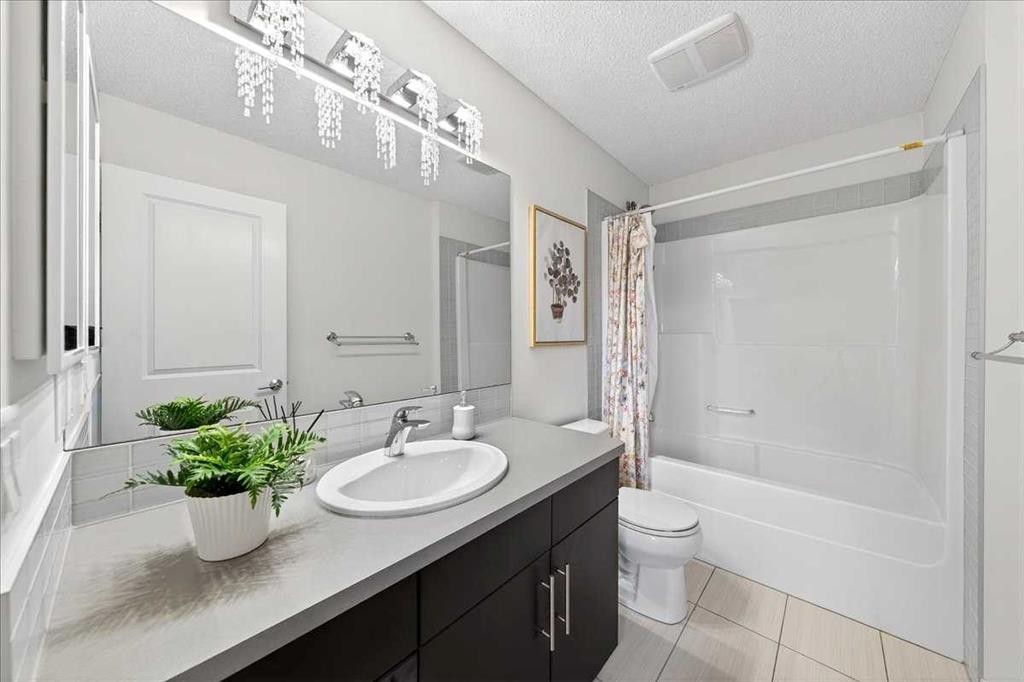 43 Chaparral Valley Common Se, Calgary, AB - Indoor Photo Showing Bathroom