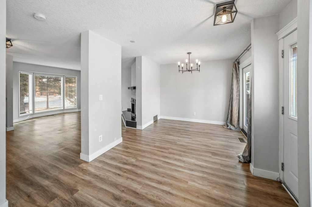 2140 146 Avenue Se, Calgary, AB - Indoor Photo Showing Other Room