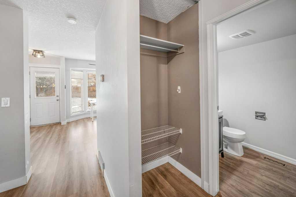 2140 146 Avenue Se, Calgary, AB - Indoor