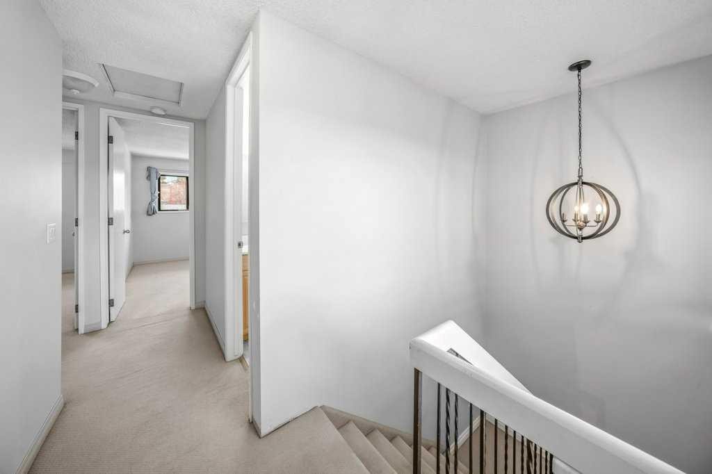 2140 146 Avenue Se, Calgary, AB - Indoor Photo Showing Other Room