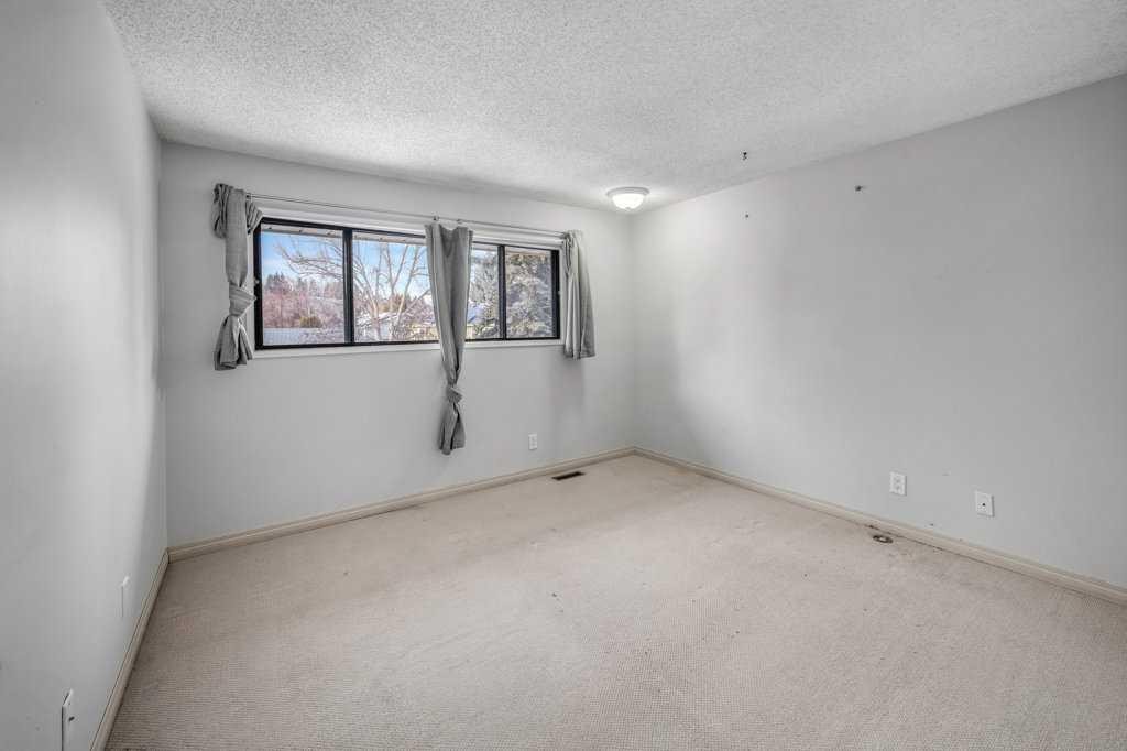 2140 146 Avenue Se, Calgary, AB - Indoor Photo Showing Other Room