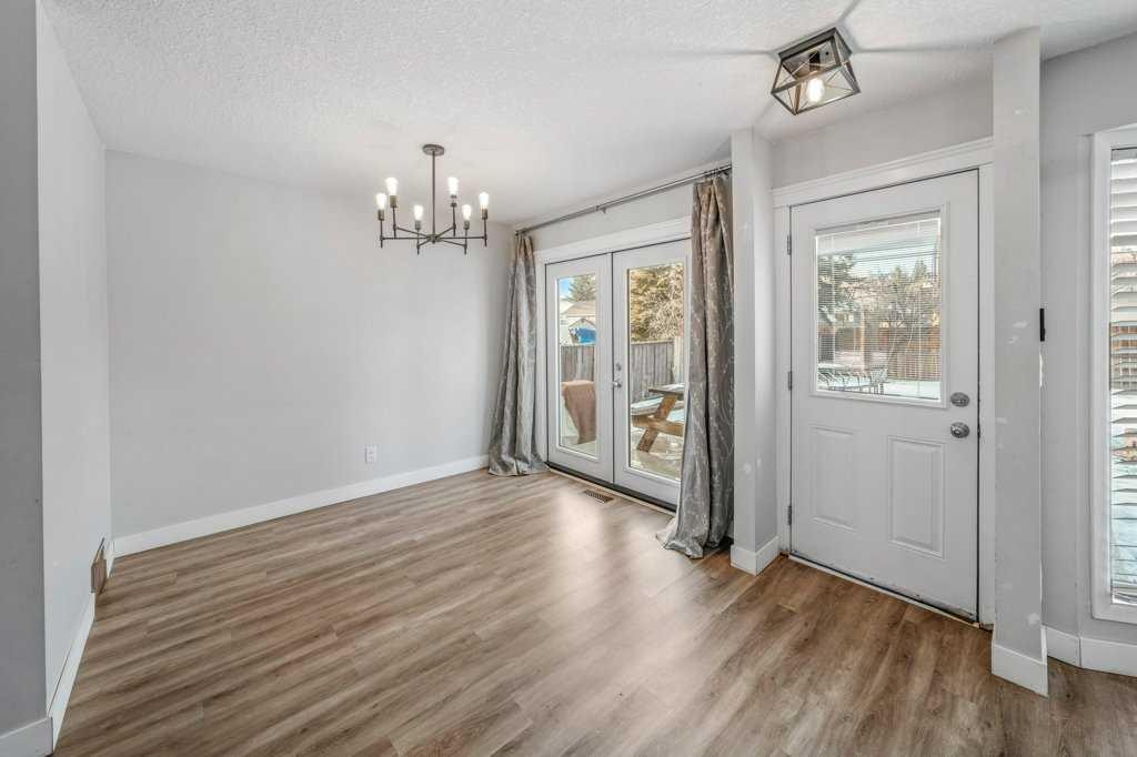 2140 146 Avenue Se, Calgary, AB - Indoor Photo Showing Other Room