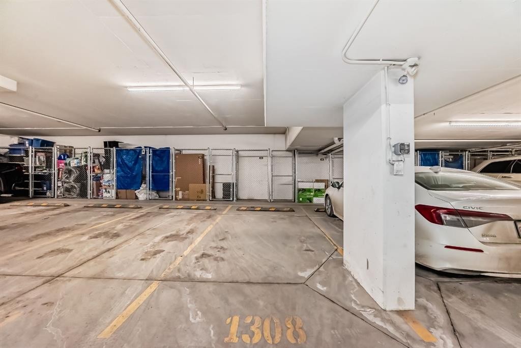 1308-76 Cornerstone Passage Ne, Calgary, AB - Indoor Photo Showing Garage