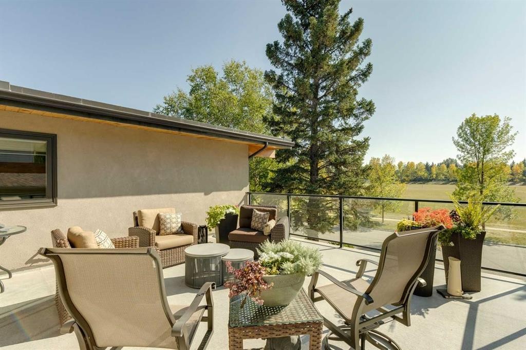 8 Vardana Place Nw, Calgary, AB - Outdoor With Deck Patio Veranda With Exterior