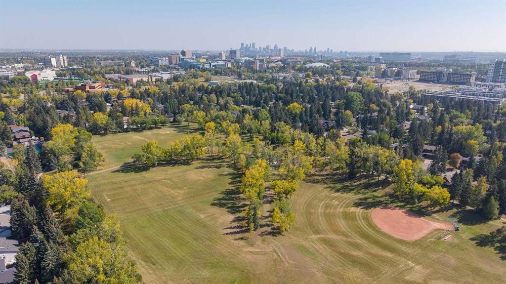 8 Vardana Place Nw, Calgary, AB - Outdoor With View