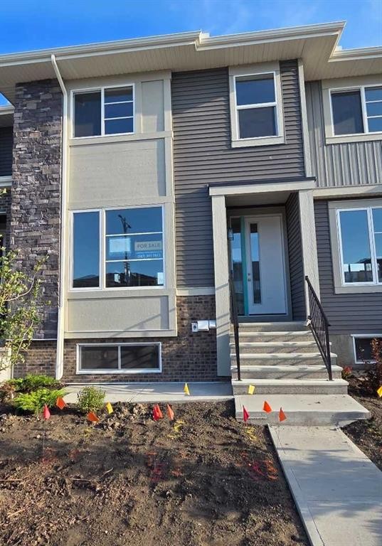 253 Cobblestone Gate Sw, Airdrie, AB - Outdoor With Facade