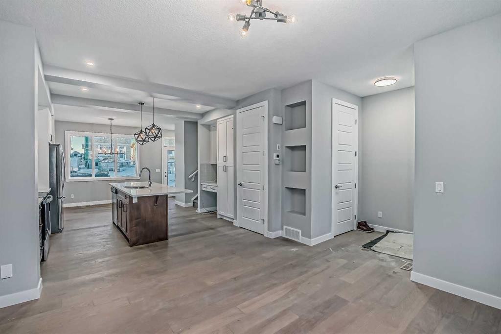 39 Agate Road, Cochrane, AB - Indoor