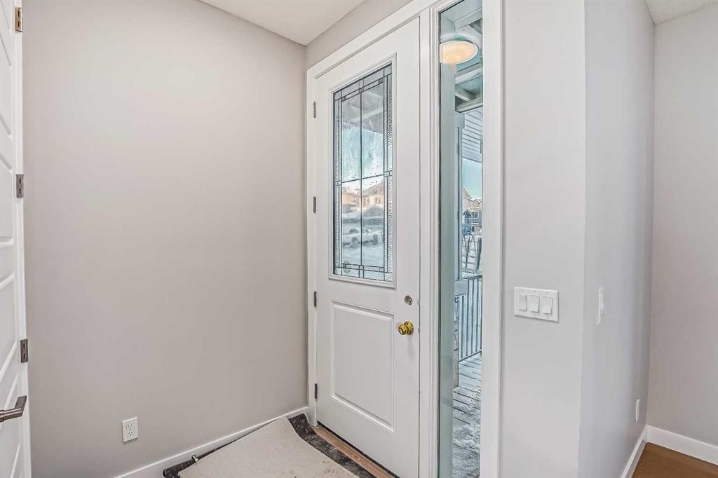 39 Agate Road, Cochrane, AB - Indoor Photo Showing Other Room