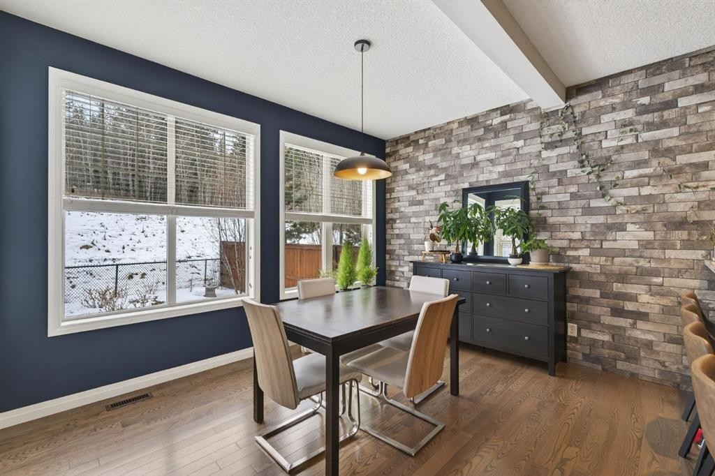 105 Riviera Crescent, Cochrane, AB - Indoor Photo Showing Dining Room