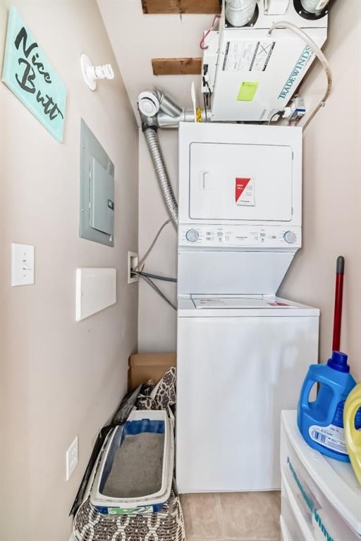 205-27 Everridge Square Sw, Calgary, AB - Indoor Photo Showing Laundry Room