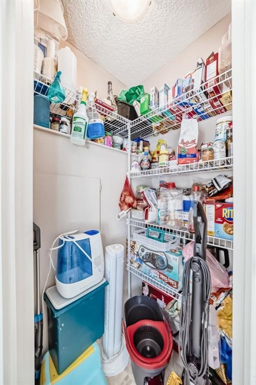 205-27 Everridge Square Sw, Calgary, AB - Indoor With Storage