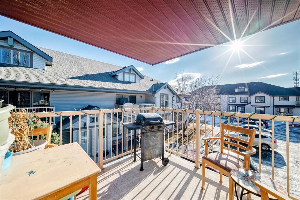 205-27 Everridge Square Sw, Calgary, AB - Outdoor