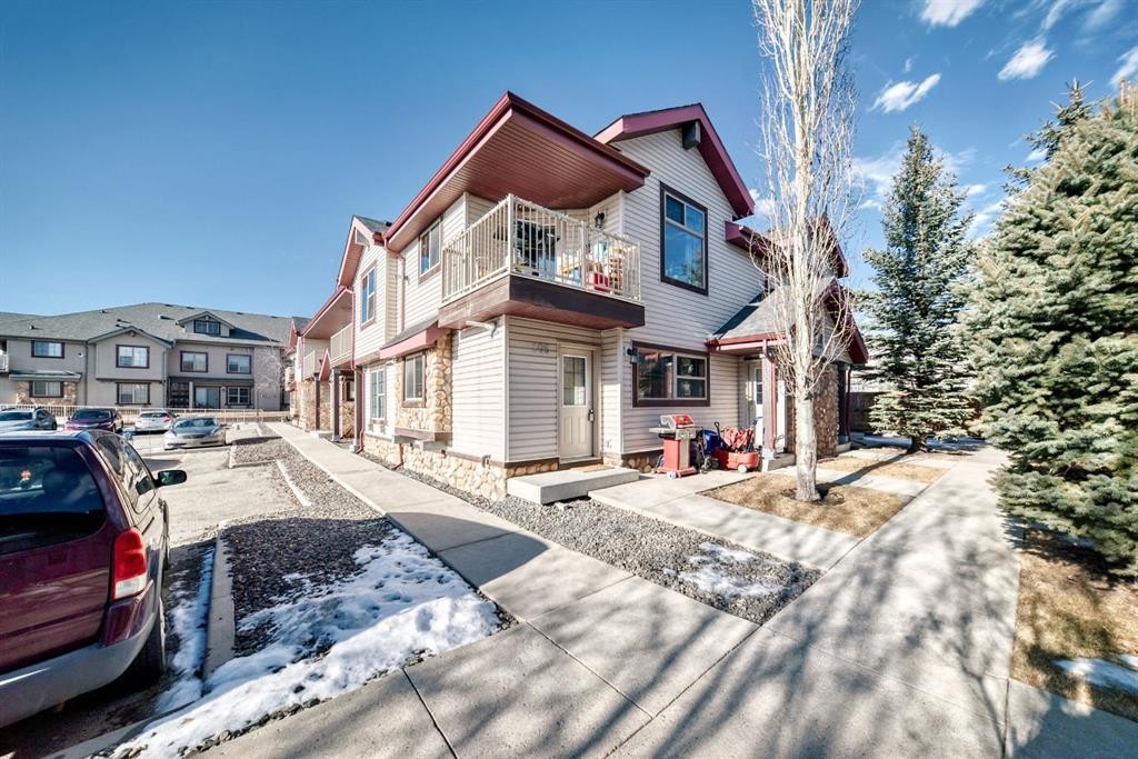 205-27 Everridge Square Sw, Calgary, AB - Outdoor